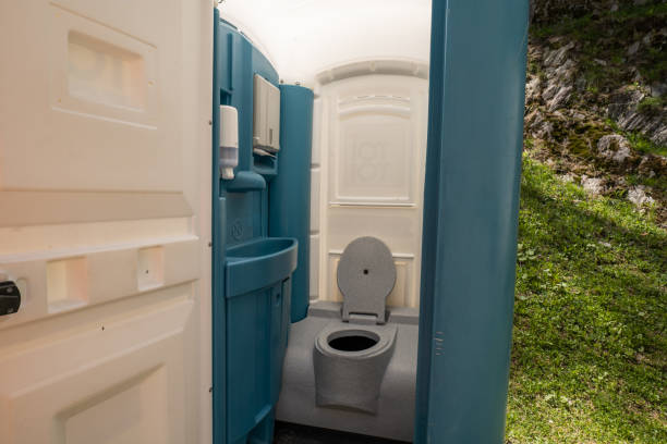 Best Portable restroom trailer rental  in Rosendale, WI